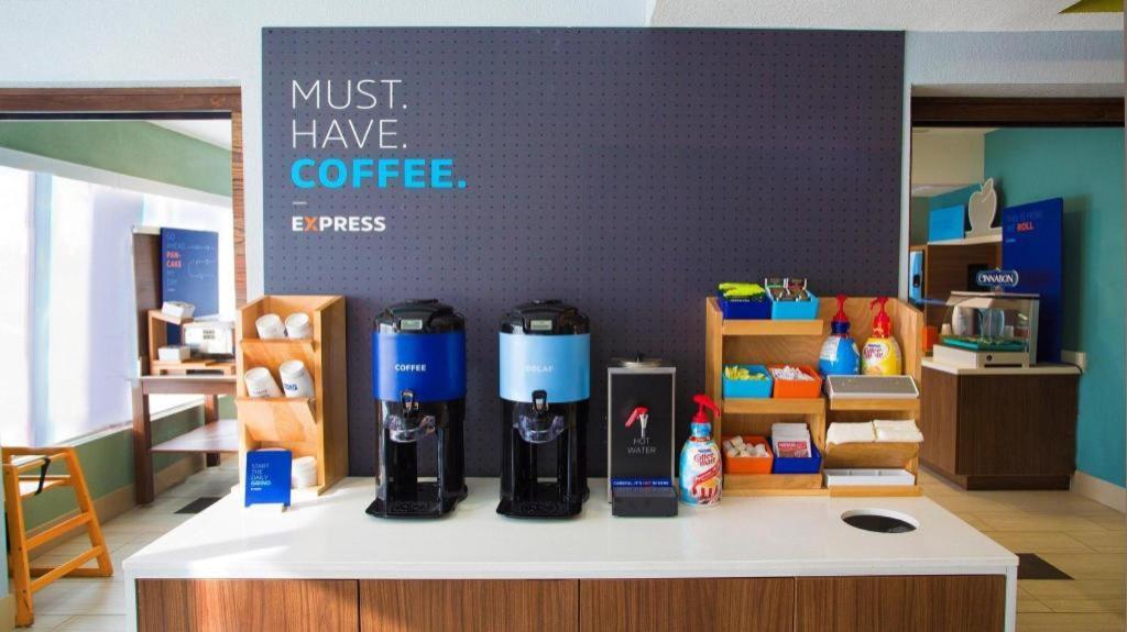 Holiday Inn Express Hotel & Suites Port Charlotte Ngoại thất bức ảnh