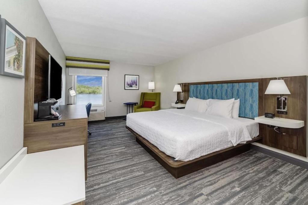 Holiday Inn Express Hotel & Suites Port Charlotte Ngoại thất bức ảnh