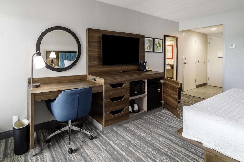 Holiday Inn Express Hotel & Suites Port Charlotte Ngoại thất bức ảnh
