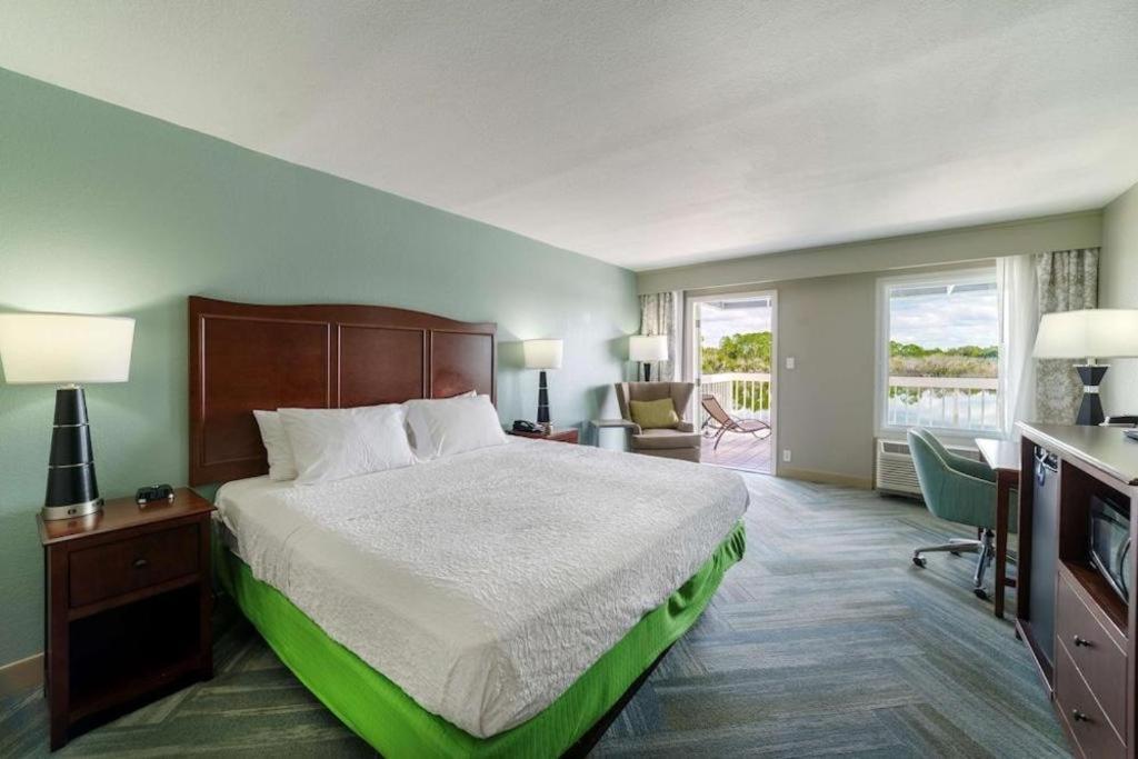 Holiday Inn Express Hotel & Suites Port Charlotte Ngoại thất bức ảnh