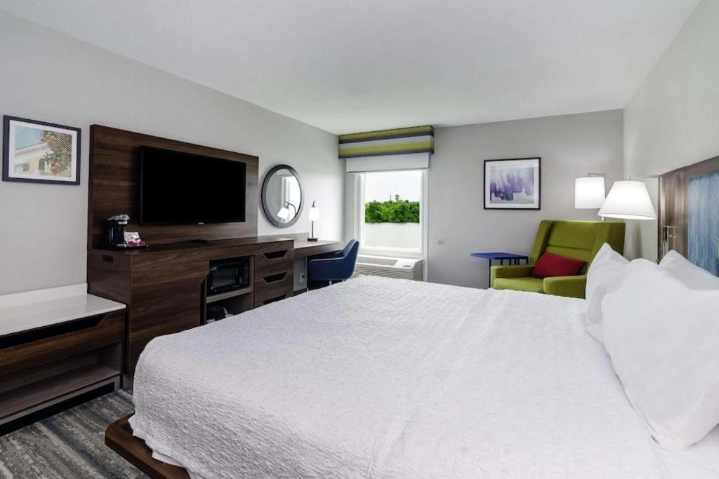 Holiday Inn Express Hotel & Suites Port Charlotte Ngoại thất bức ảnh