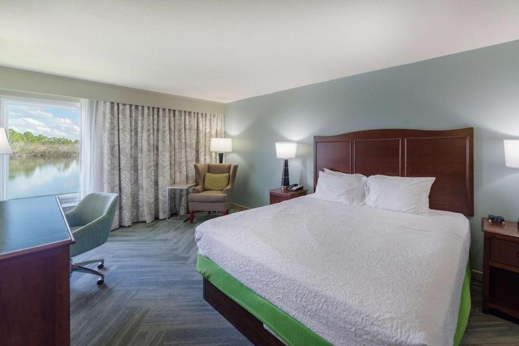 Holiday Inn Express Hotel & Suites Port Charlotte Ngoại thất bức ảnh