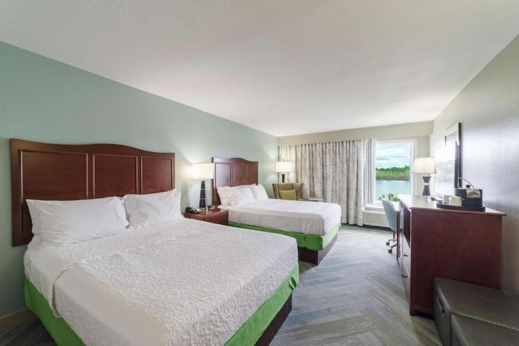 Holiday Inn Express Hotel & Suites Port Charlotte Ngoại thất bức ảnh