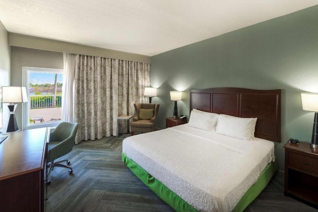 Holiday Inn Express Hotel & Suites Port Charlotte Ngoại thất bức ảnh