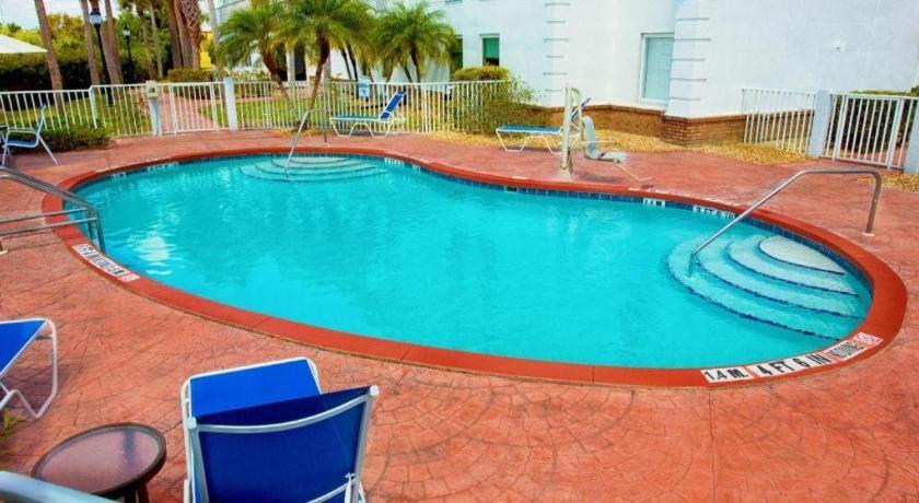 Holiday Inn Express Hotel & Suites Port Charlotte Ngoại thất bức ảnh